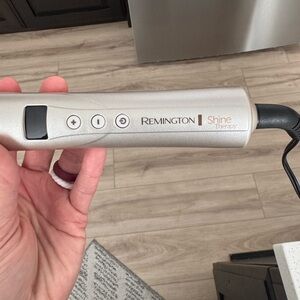 Remington Shine Therapy Curling Wand